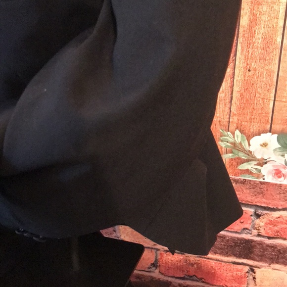 Neil Allyn Tuxedo Coat - Picture 16 of 17